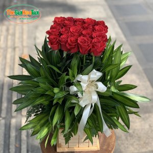 Giỏ hoa hồng đỏ - tình yêu